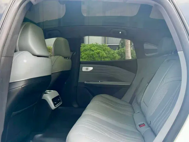 Geely Galaxy E8 — Фото автомобиля 6