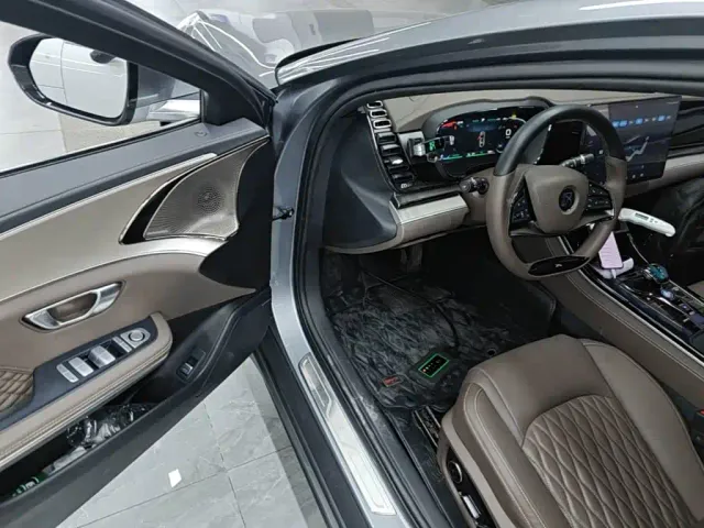 BYD Han — Фото автомобиля 15