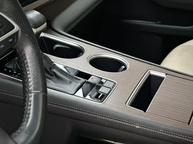 Toyota Sienna — Фото автомобиля 13