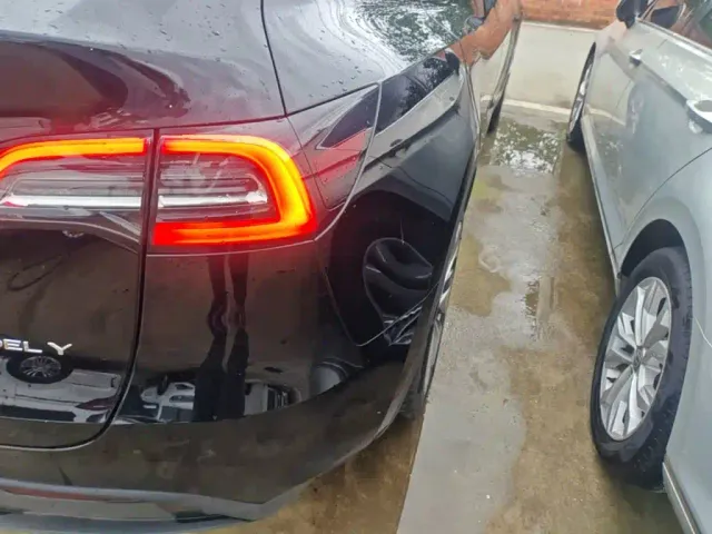 Tesla Model Y — Фото автомобиля 7