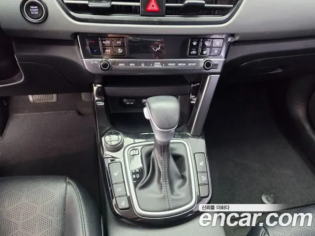 Kia Seltos New — Фото автомобиля 9