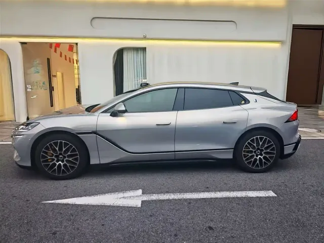 Denza Z9GT — Фото автомобиля 2