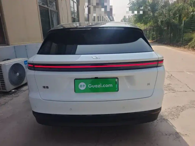Li Auto i6 — Фото автомобиля 5