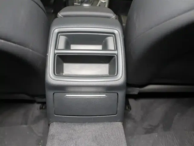 Audi A4L — Фото автомобиля 10