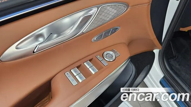 Genesis GV70 — Фото автомобиля 28