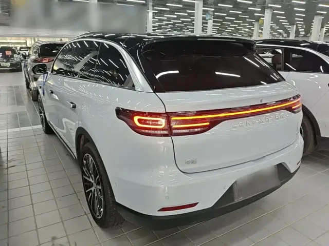 Leapmotor C11 — Фото автомобиля 4