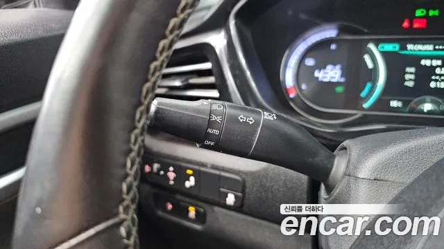 Kia Niro — Фото автомобиля 25