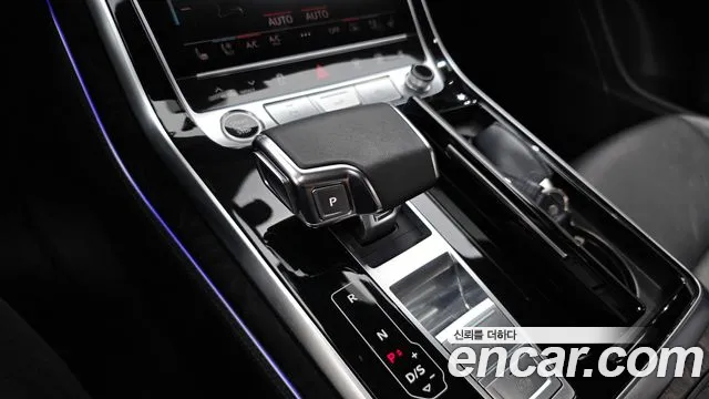 Audi Q8 — Фото автомобиля 9