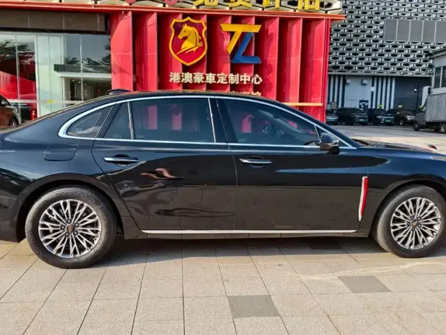 Hongqi H5 — Фото автомобиля 12