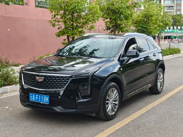 Фотография автомобиля — Cadillac XT4