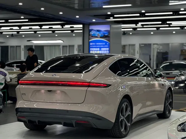 Nio ET5 — Фото автомобиля 6