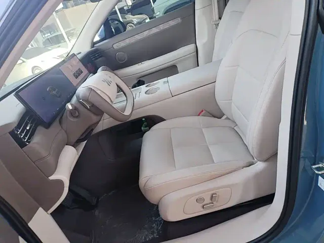 IM Motors LS6 — Фото автомобиля 14