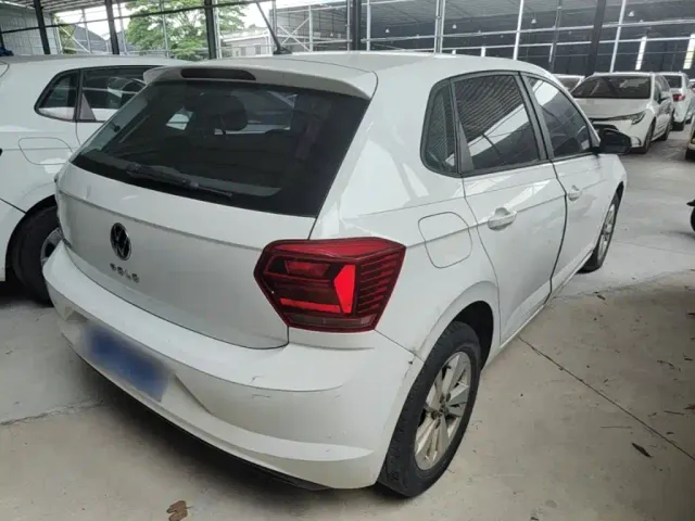 Volkswagen Polo — Фото автомобиля 6
