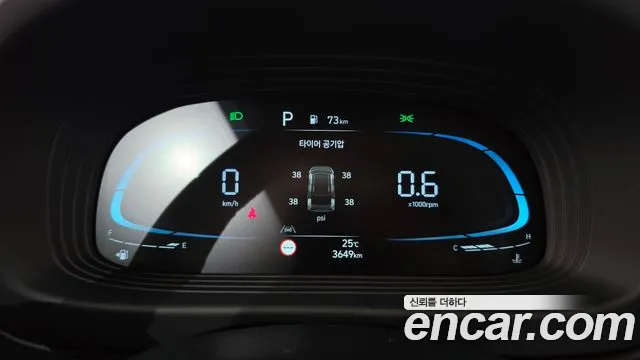 Hyundai Venue — Фото автомобиля 11
