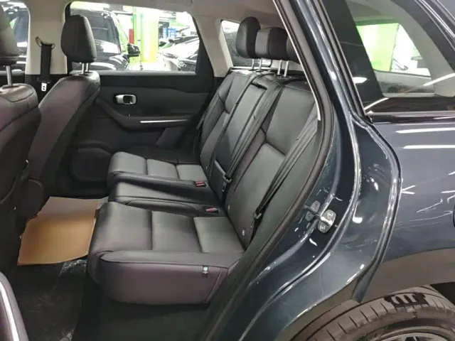 Leapmotor C10 — Фото автомобиля 16