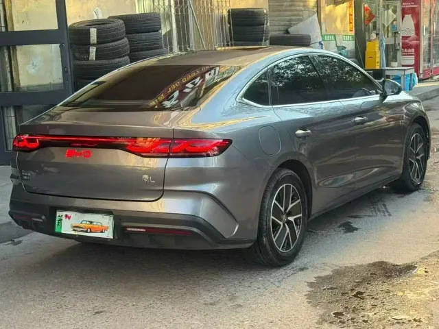 BYD Qin L — Фото автомобиля 9
