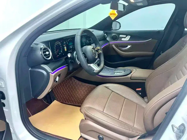 Mercedes-Benz E-Class — Фото автомобиля 3