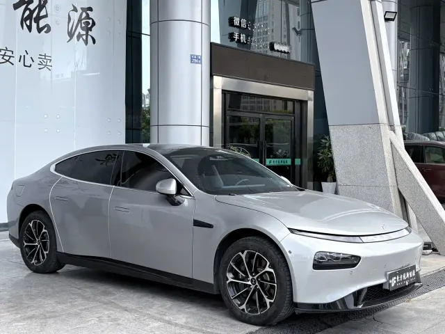 Xpeng P7 — Фото автомобиля 3