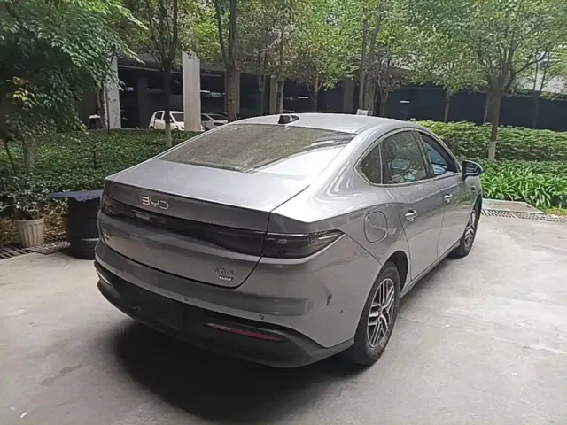 BYD Seal 05 DM-i — Фото автомобиля 6