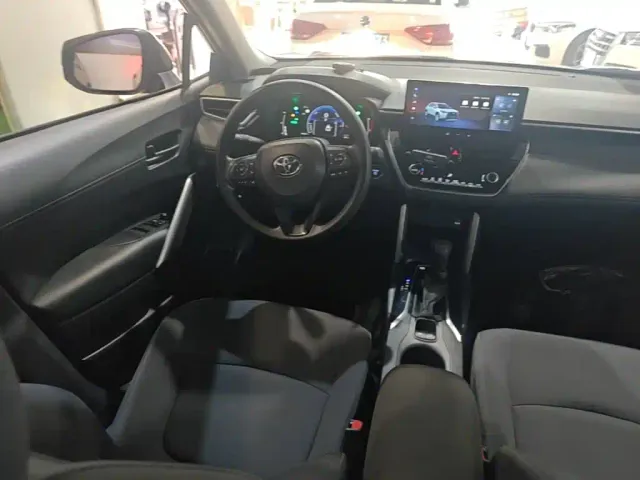 Toyota Corolla Cross — Фото автомобиля 10