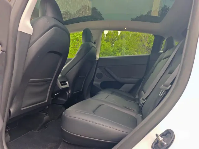 Tesla Model Y — Фото автомобиля 9