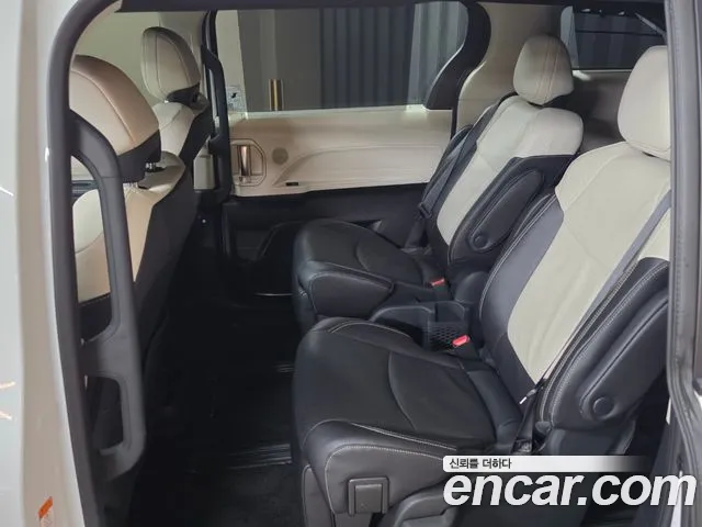 Toyota Sienna — Фото автомобиля 11