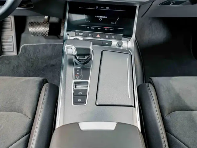 Audi A7L — Фото автомобиля 11