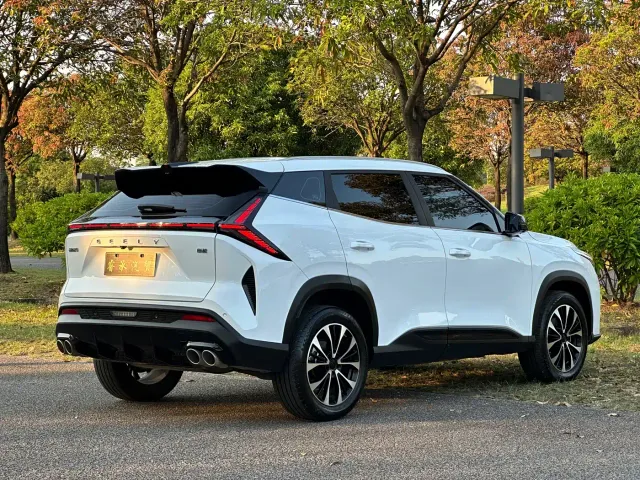 Geely Boyue — Фото автомобиля 6