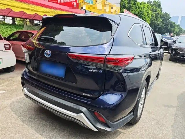 Toyota Highlander — Фото автомобиля 6