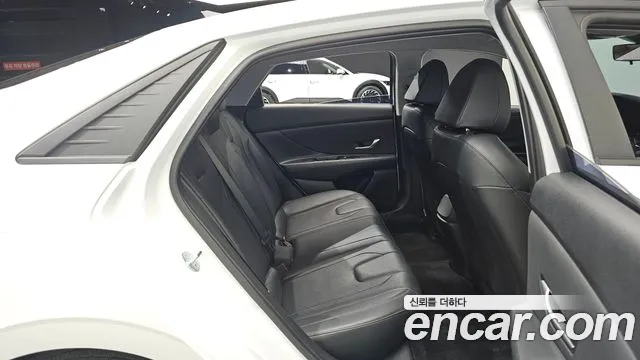 Hyundai Avante CN7 — Фото автомобиля 17