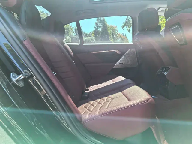 BMW 5 Series — Фото автомобиля 14