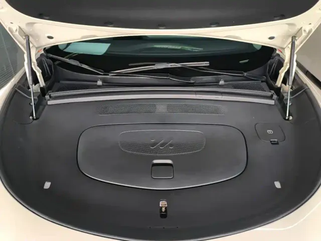 IM Motors LS6 — Фото автомобиля 19