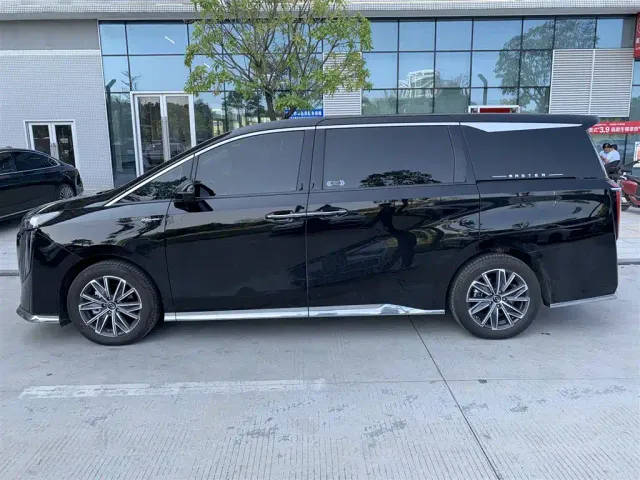 GAC Trumpchi M8 — Фото автомобиля 3
