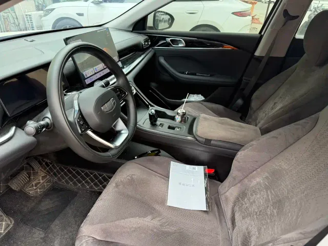 Geely Emgrand — Фото автомобиля 7