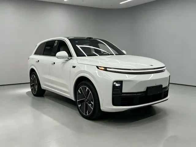 Li Auto L7 — Фото автомобиля 2
