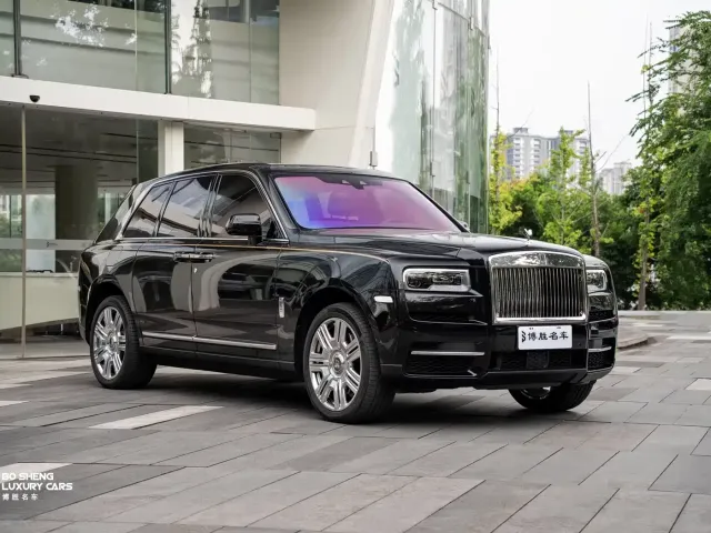 Rolls-Royce Cullinan — Фото автомобиля 3