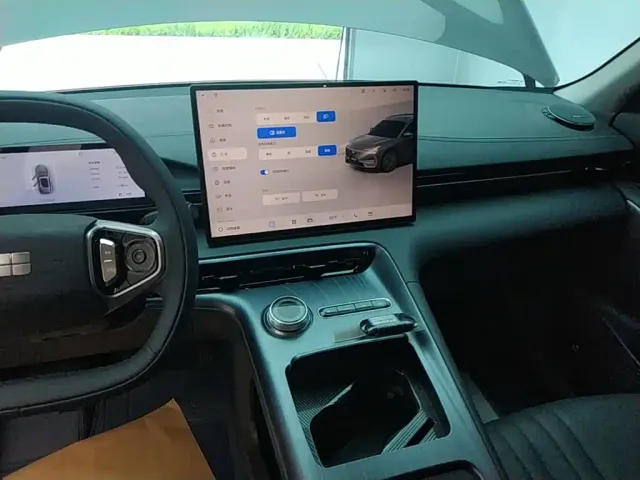 Geely Galaxy E5 — Фото автомобиля 12