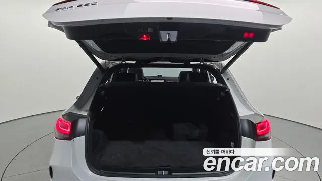 Mercedes-Benz EQA — Фото автомобиля 18