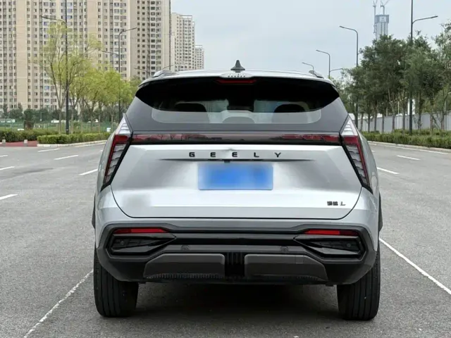 Geely Boyue L 2023 1.5TD DCT Premium — Фото автомобиля 10