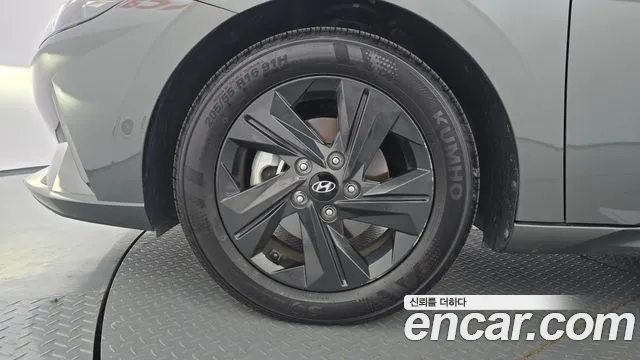 Hyundai Avante — Фото автомобиля 5