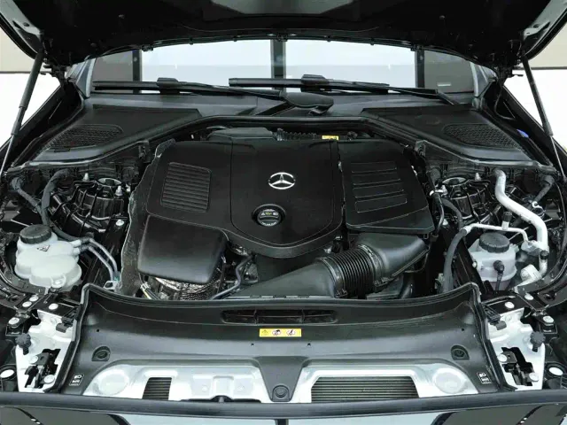 Mercedes-Benz E-Class — Фото автомобиля 21