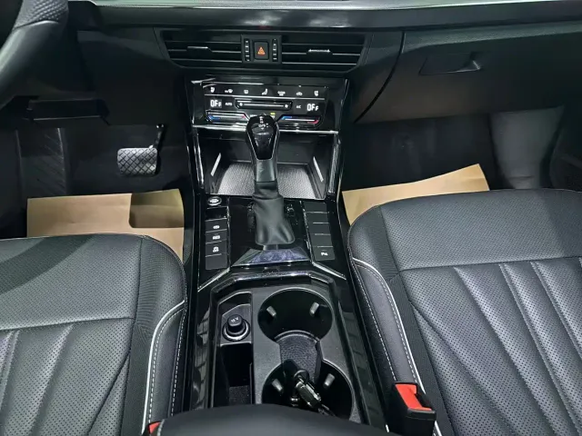 Volkswagen Passat — Фото автомобиля 12