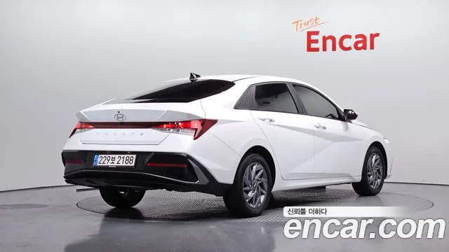 Hyundai AVANTE Новый Avante (CN7) — Фото автомобиля 2