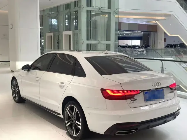 Audi A4L — Фото автомобиля 10