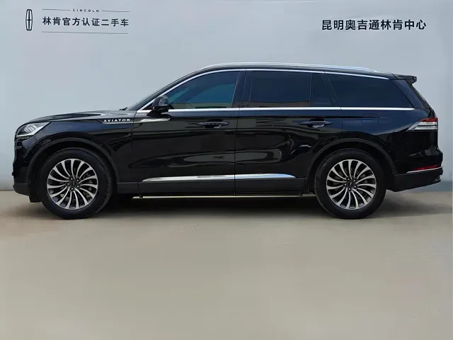 Lincoln Aviator — Фото автомобиля 3