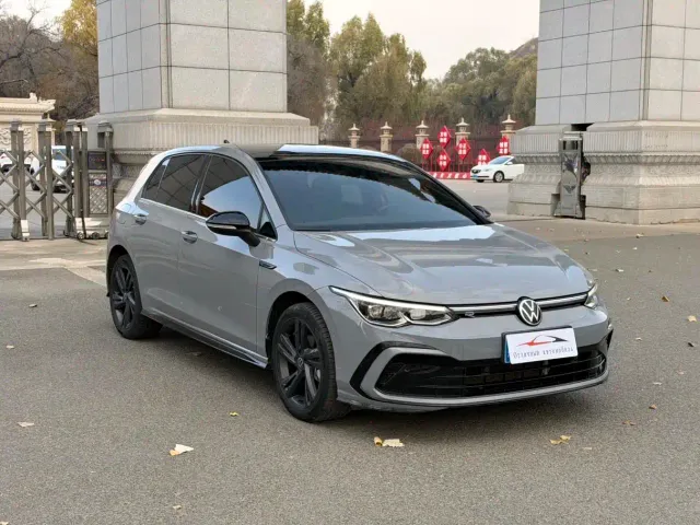 Volkswagen Golf — Фото автомобиля 3