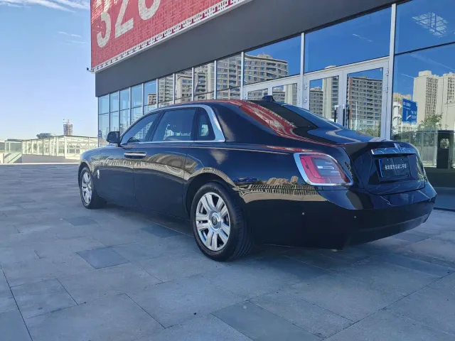 Rolls-Royce Ghost — Фото автомобиля 5