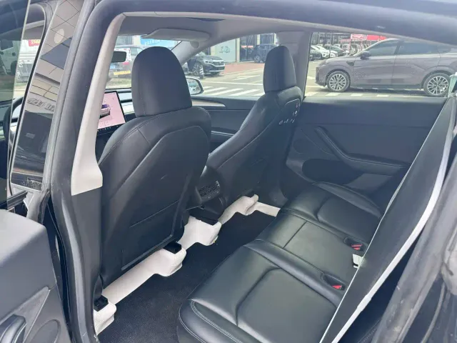 Tesla Model Y — Фото автомобиля 5