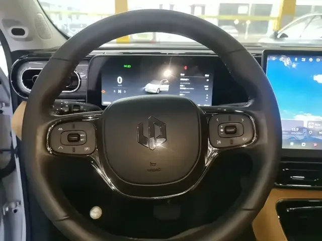 Leapmotor C11 — Фото автомобиля 10