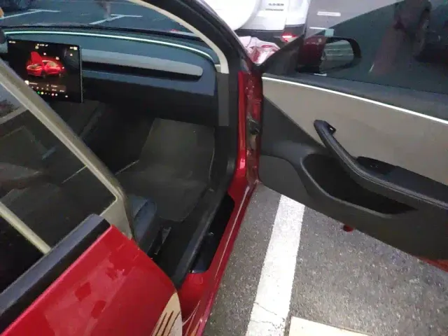 Tesla Model 3 — Фото автомобиля 19